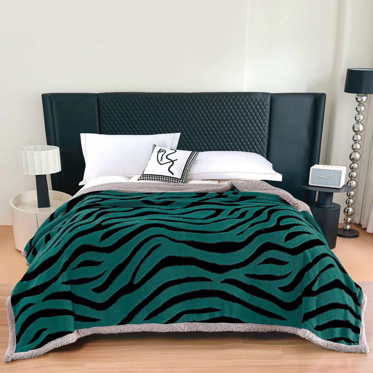 Patura Cocolino Sherpa cu Blanita, 200x230cm, Verde/Zebra Print-F9755