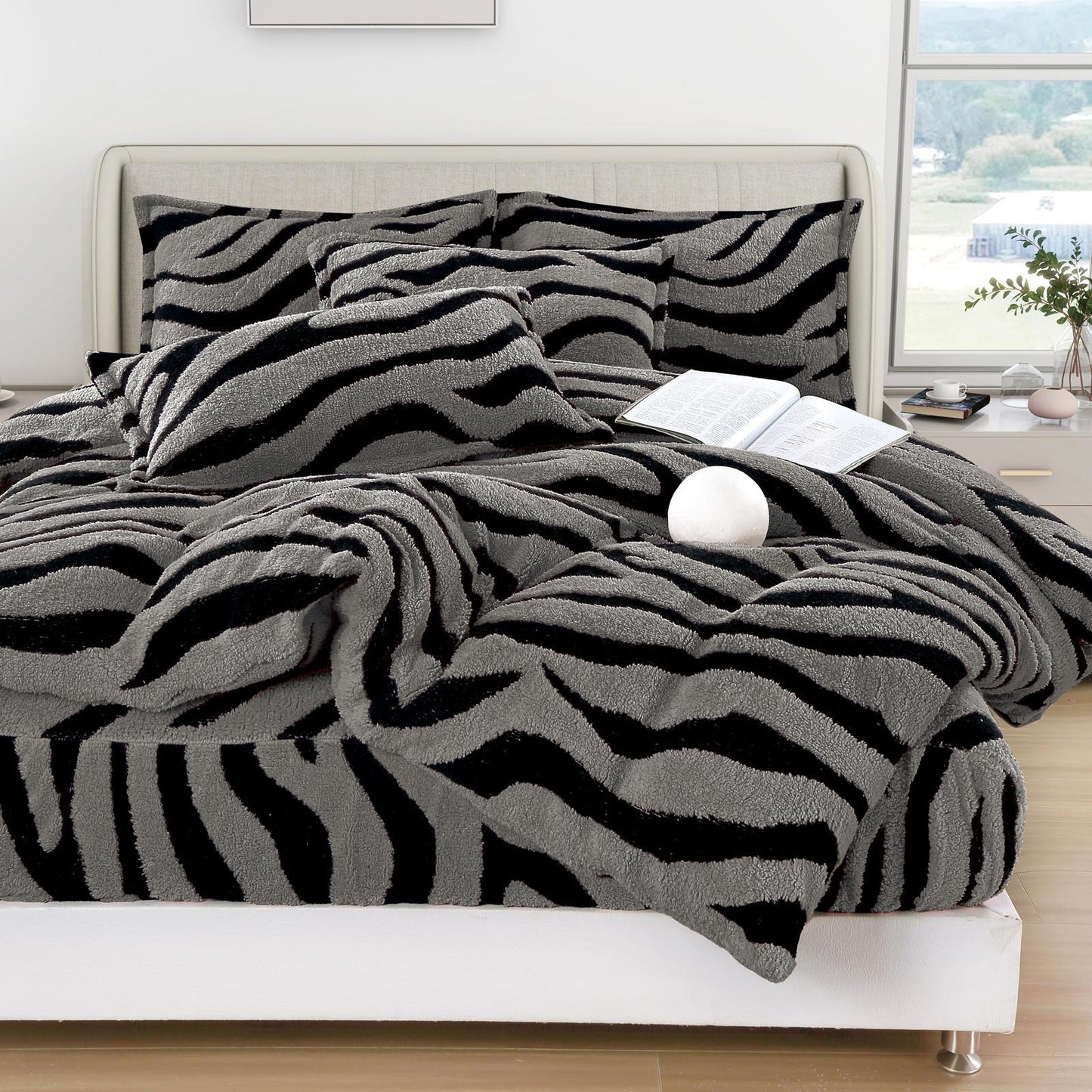 Lenjerie Pat Dublu Super Pufoasă, Cocolino Sherpa, 4 Piese, cu Elastic, Gri Închis/Zebra Print-F9751