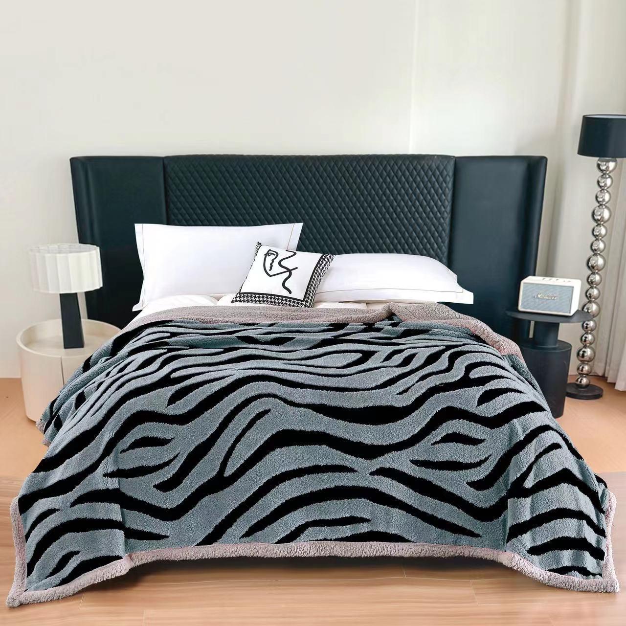 Patura Cocolino Sherpa cu Blanita, 200x230cm, Gri Albastrui/Zebra Print-F9762