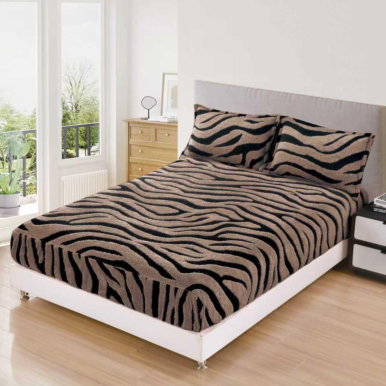 Husa Cocolino Sherpa cu Elastic, 180x200cm+2 Fete de Perna, Maro/Zebra Print-F9768