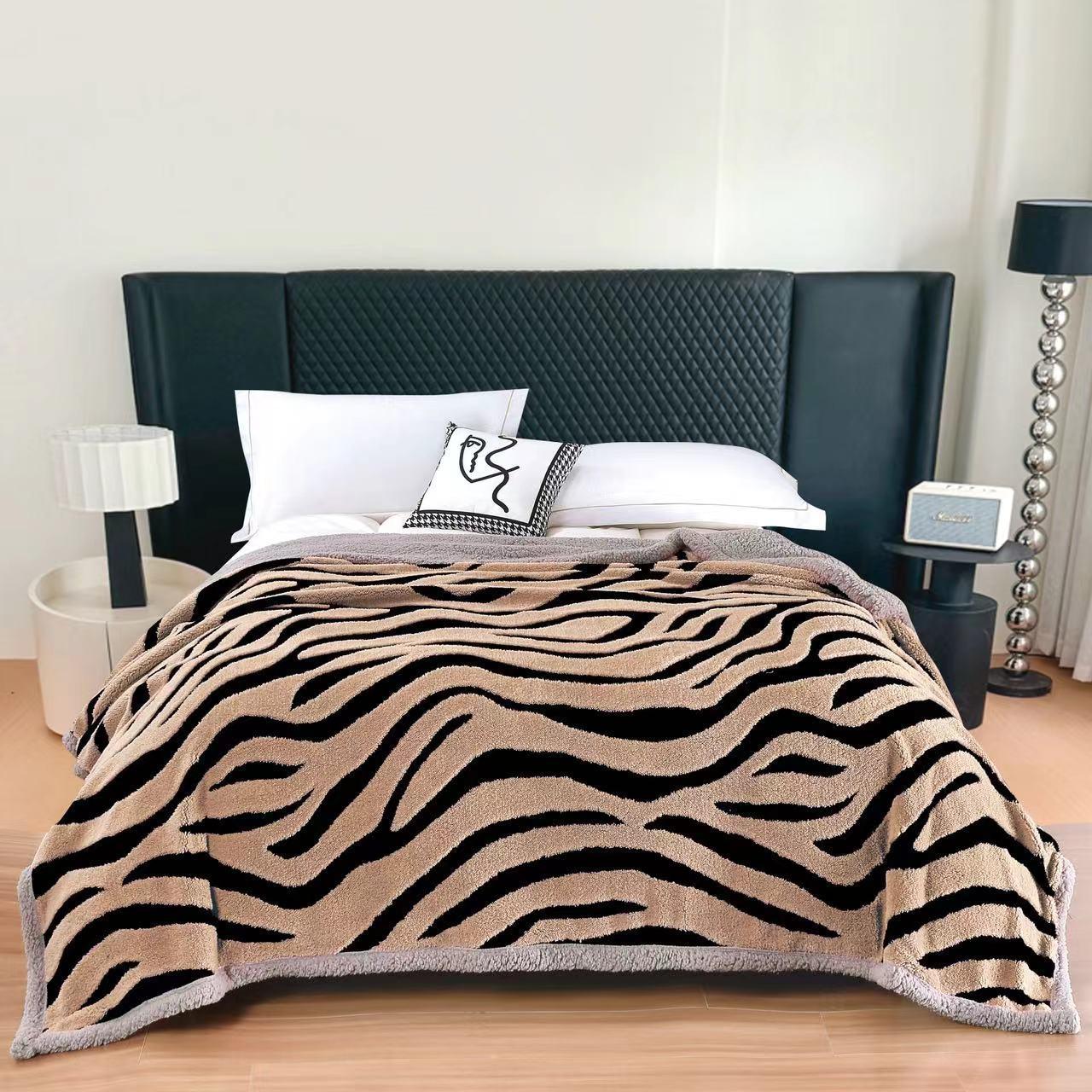 Patura Cocolino Sherpa cu Blanita, 200x230cm, Bej/Zebra Print-F9758