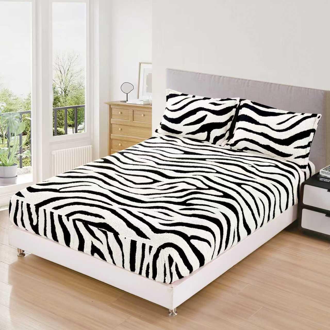 Husa Cocolino Sherpa cu Elastic, 180x200cm+2 Fete de Perna, Zebra Print-F9771