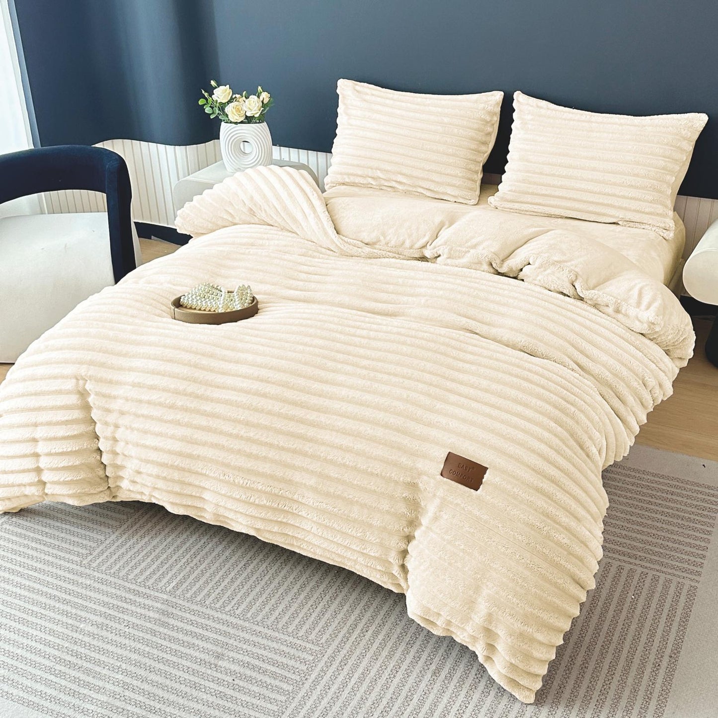 Lenjerie Cocolino Pufoasa cu Blanita Scurta, Model Dungat, 4 Piese, Cearceaf pat cu Elastic-D11336