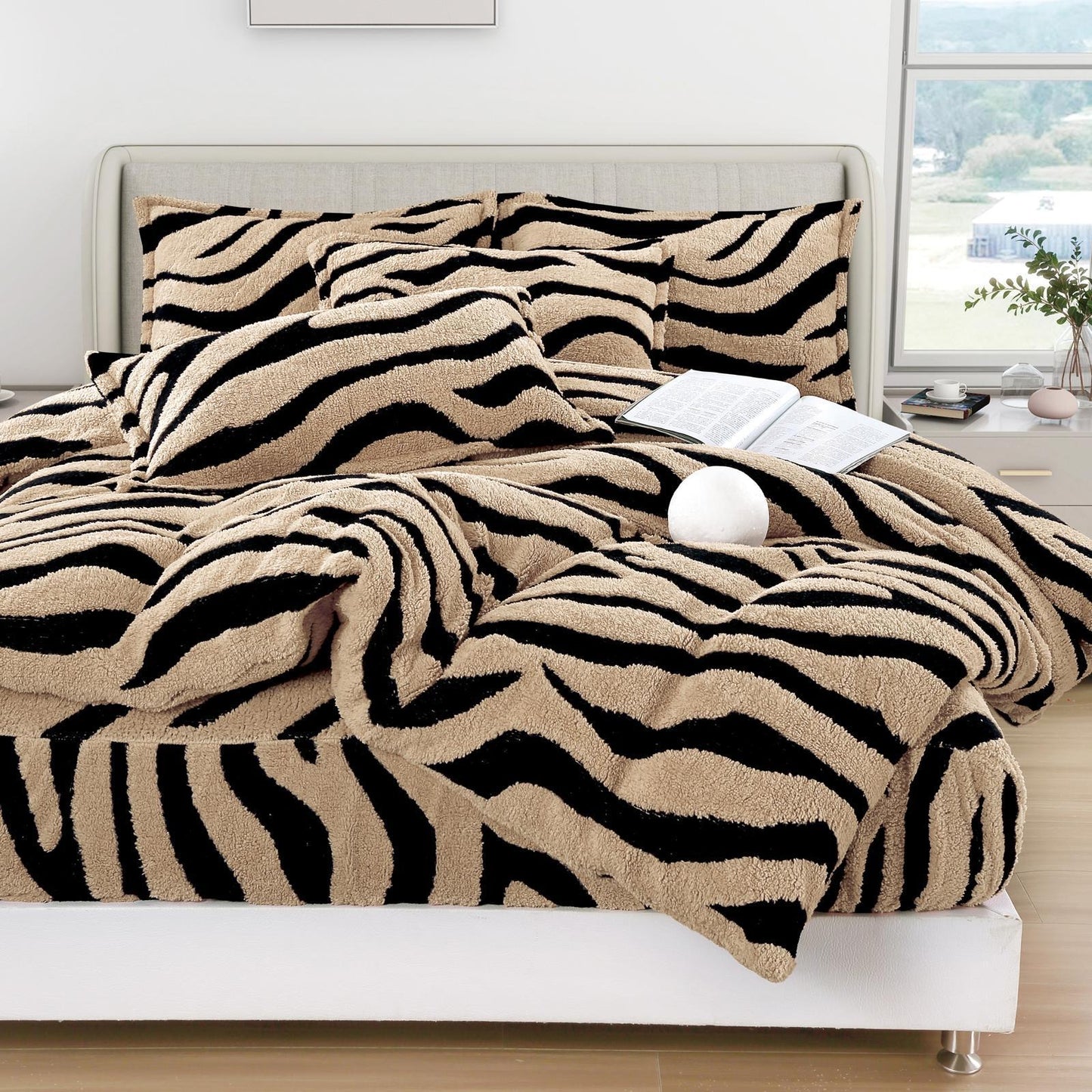 Lenjerie Pat Dublu Super Pufoasă, Cocolino Sherpa, 4 Piese, cu Elastic, Bej/Zebra Print-F9749