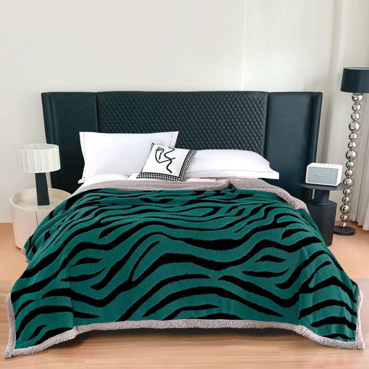 Patura Cocolino Sherpa cu Blanita, 200x230cm, Verde/Zebra Print-F9755