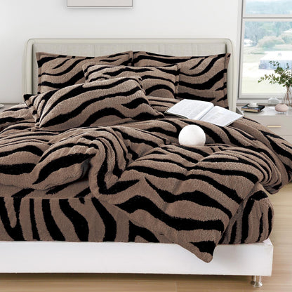 Lenjerie Pat Dublu Super Pufoasă, Cocolino Sherpa, 4 Piese, cu Elastic, Maro/Zebra Print-F9746