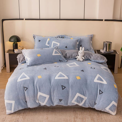 Lenjerie Cocolino 4 Piese cu Elastic, Pat Dublu, Albastru/Triunghiuri-C9589