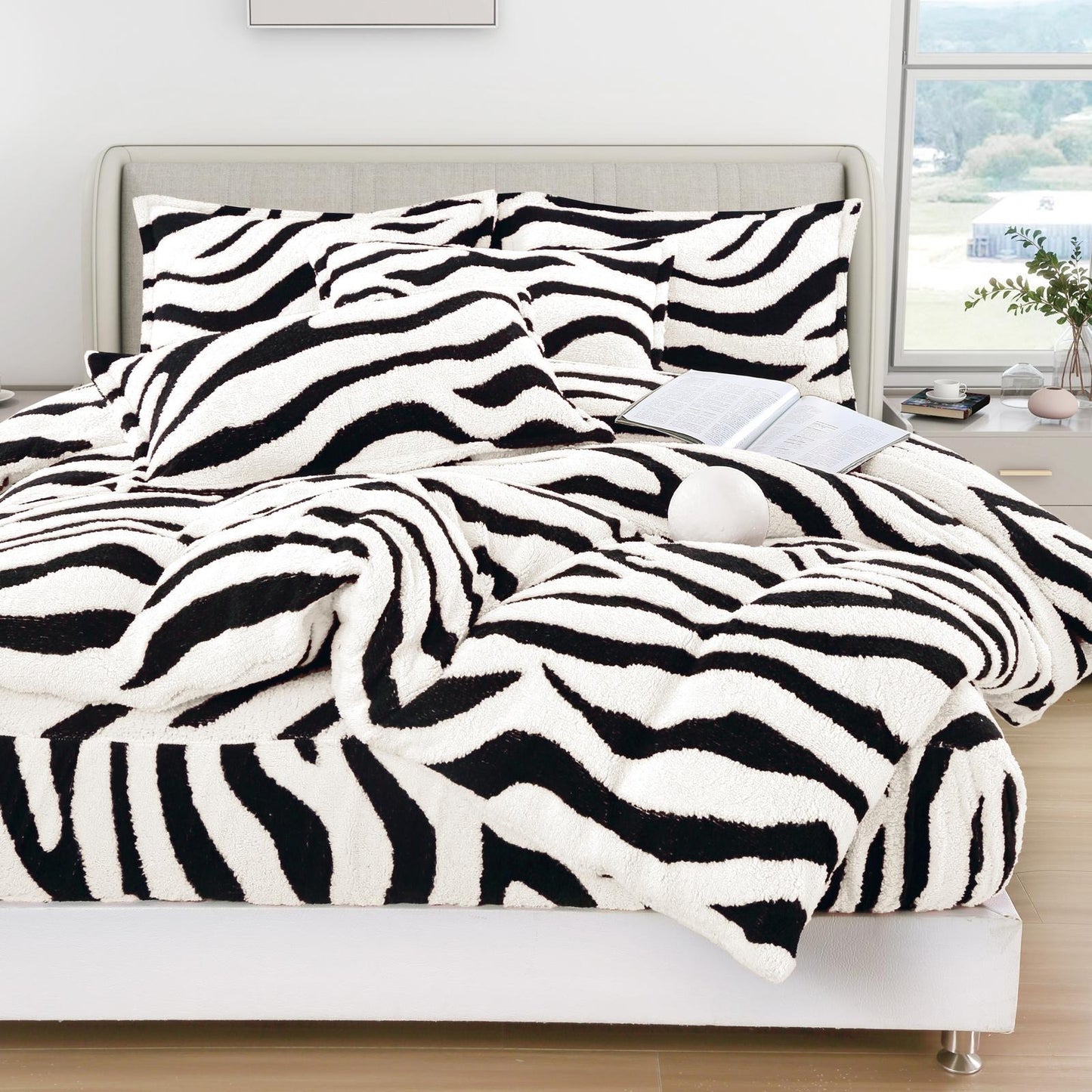 Lenjerie Pat Dublu Super Pufoasă, Cocolino Sherpa, 4 Piese, cu Elastic, Zebra Print-F9747