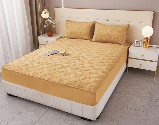 Husa matlasata tip topper din catifea, 180x200cm+2 fete de perna 50x70cm, Bej-M9731