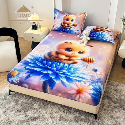 Husa de Pat cu Elastic, din Finet, 160x200cm+2 Fete de Perna, Imprimeu Digital, Albinuta-C10163