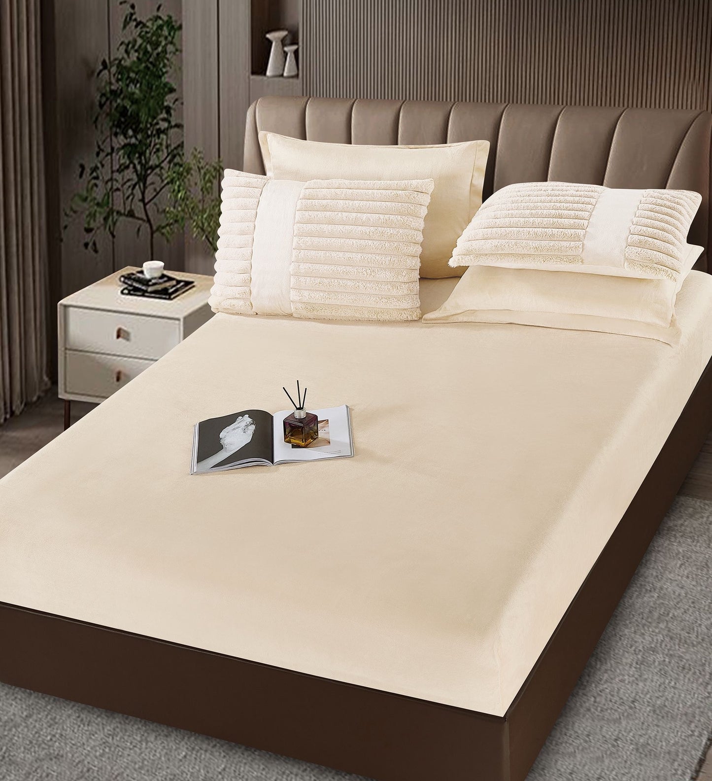 Lenjerie Pat cu Pilota Inclusa, Blanita Iepure Artificiala, Cearceaf de Pat Cu Elastic, 6 Piese, Crem-C9799