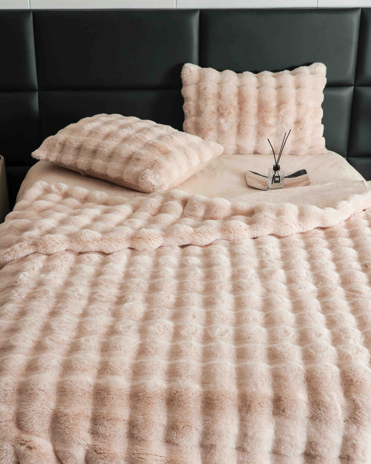 Lenjerie Luxury ExtraPufoasa, din Blanita Artificiala Tip Iepure, 6 piese, Champagne