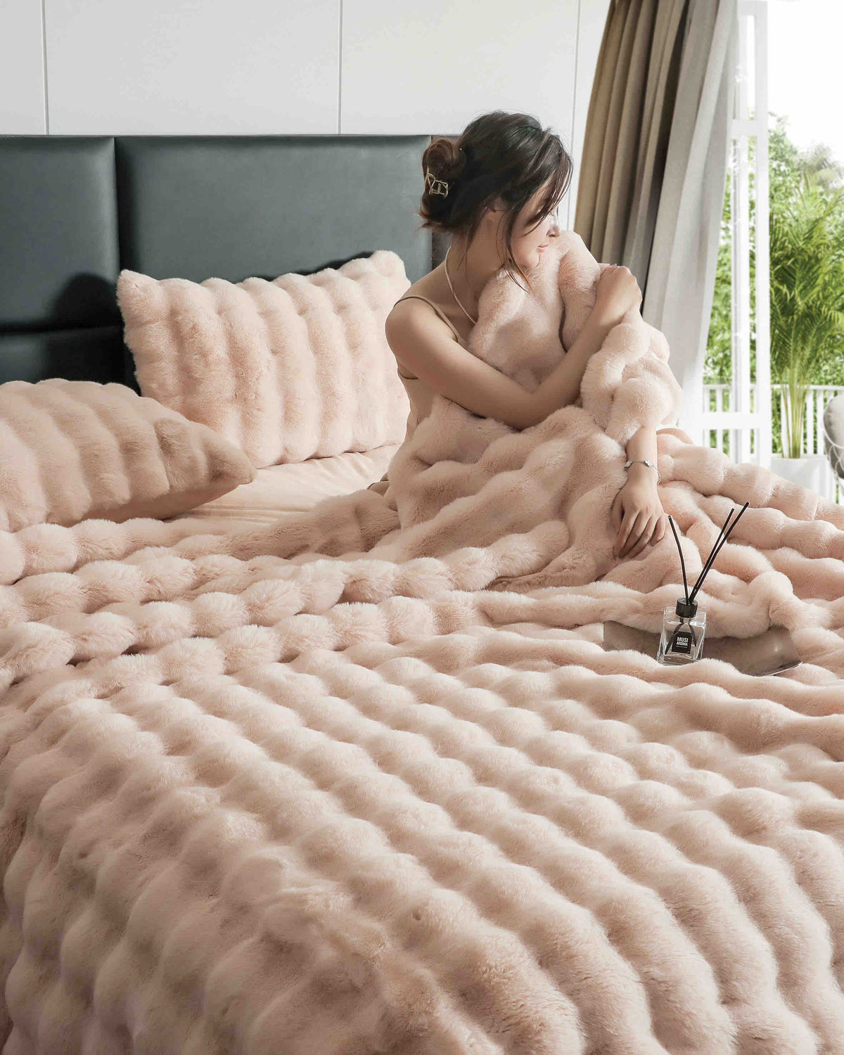 Lenjerie Luxury ExtraPufoasa, din Blanita Artificiala Tip Iepure, 6 piese, Champagne