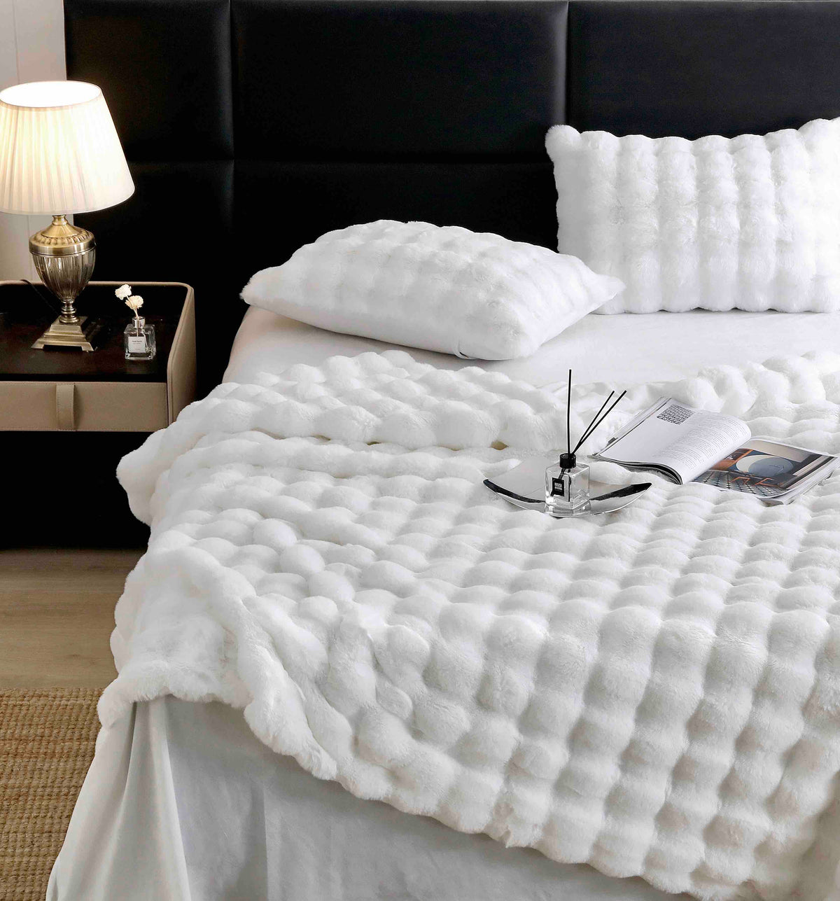 Lenjerie Luxury ExtraPufoasa, din Blanita Artificiala Tip Iepure, 6 piese, Alb