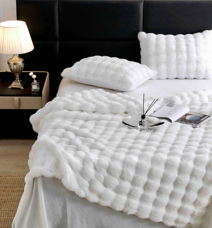 Lenjerie Luxury ExtraPufoasa, din Blanita Artificiala Tip Iepure, 6 piese, Alb