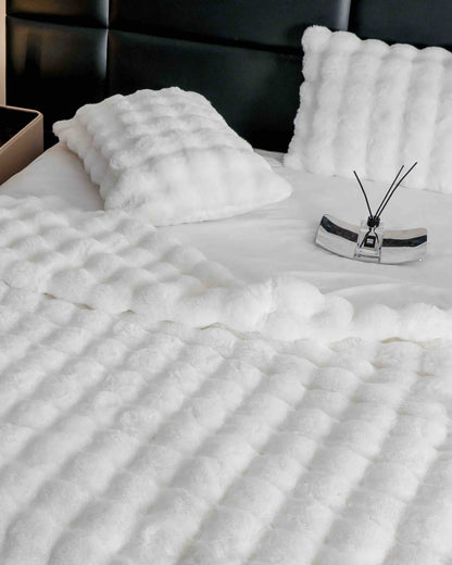 Lenjerie Luxury ExtraPufoasa, din Blanita Artificiala Tip Iepure, 6 piese, Alb