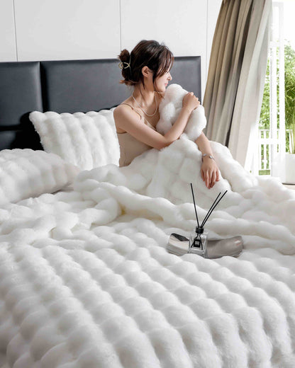 Lenjerie Luxury ExtraPufoasa, din Blanita Artificiala Tip Iepure, 6 piese, Alb