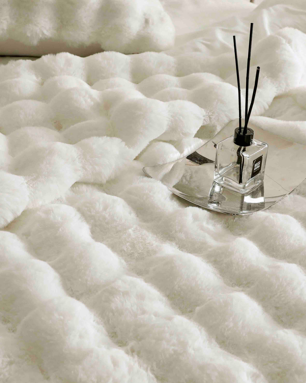 Lenjerie Luxury ExtraPufoasa, din Blanita Artificiala Tip Iepure, 6 piese, Crem