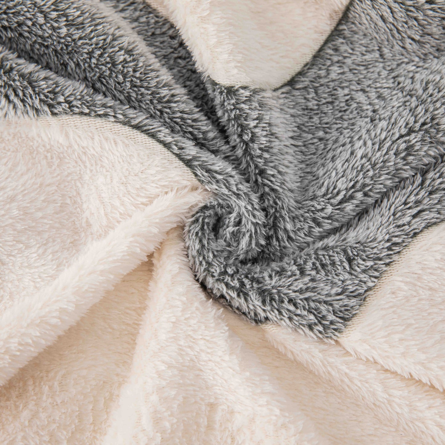 Lenjerie Cocolino 4 Piese cu Elastic, Pat Dublu, Valuri-C9348