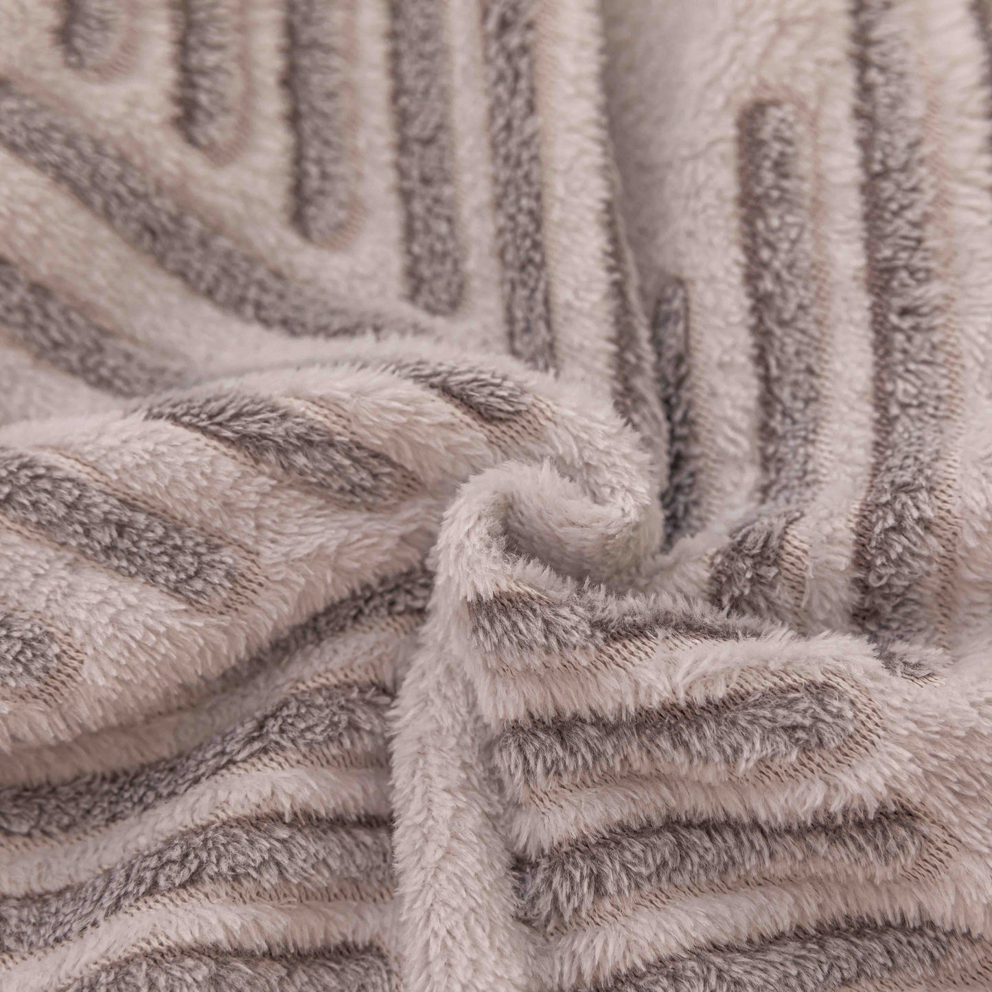 Lenjerie Cocolino 4 Piese cu Elastic, Pat Dublu, Zig Zag-C9344