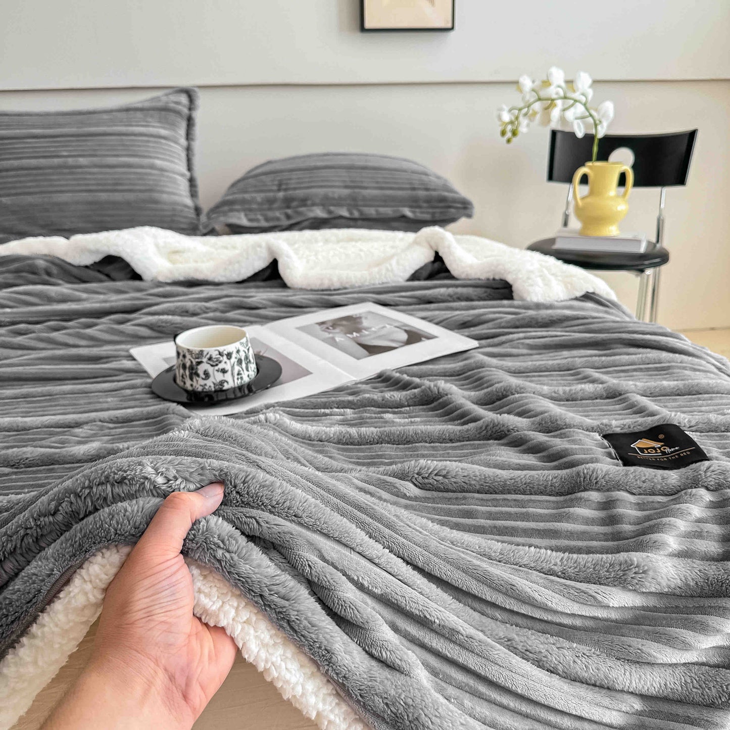 Set Patura Cocolino cu Blanita+2 Fete de Perna 50x70cm, Gri Deschis-C9921