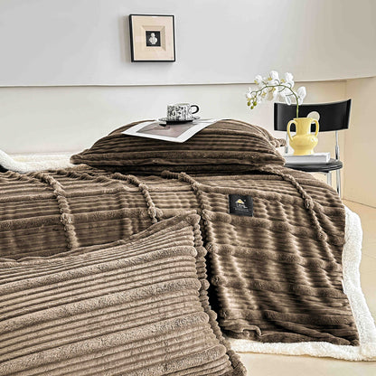 Set Patura Cocolino cu Blanita+2 Fete de Perna 50x70cm, Maro-C9920