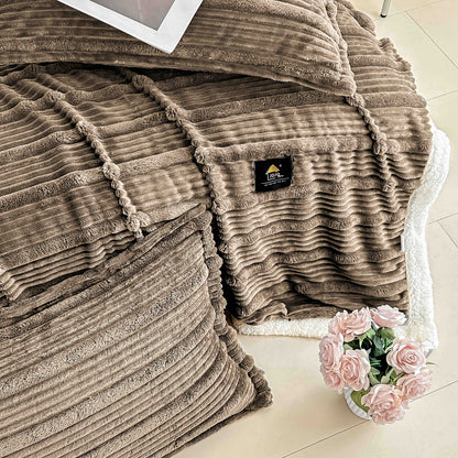 Set Patura Cocolino cu Blanita+2 Fete de Perna 50x70cm, Maro-C9920