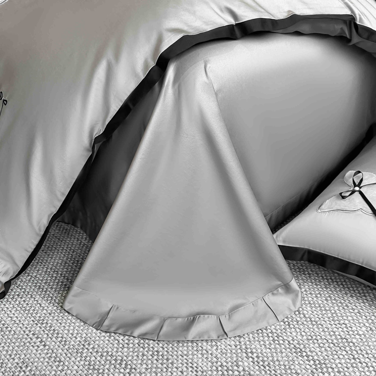 Lenjerie de Pat Premium Satin Deluxe cu Broderie Eleganta, din Bumbac 100%, 4 Piese, Fundite-C11294