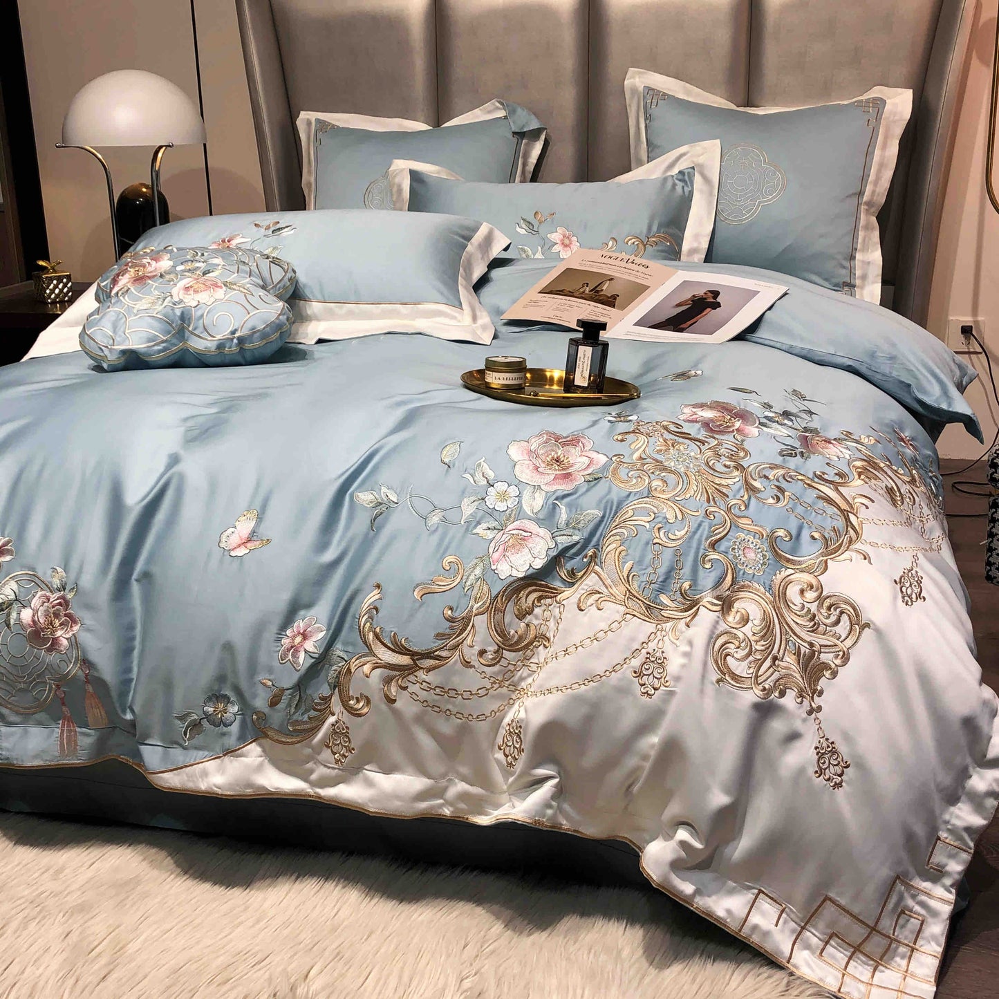 Lenjerie de Pat Premium Satin Deluxe cu Broderie Eleganta, din Bumbac 100%, 4 Piese, Blue Royal-C11299