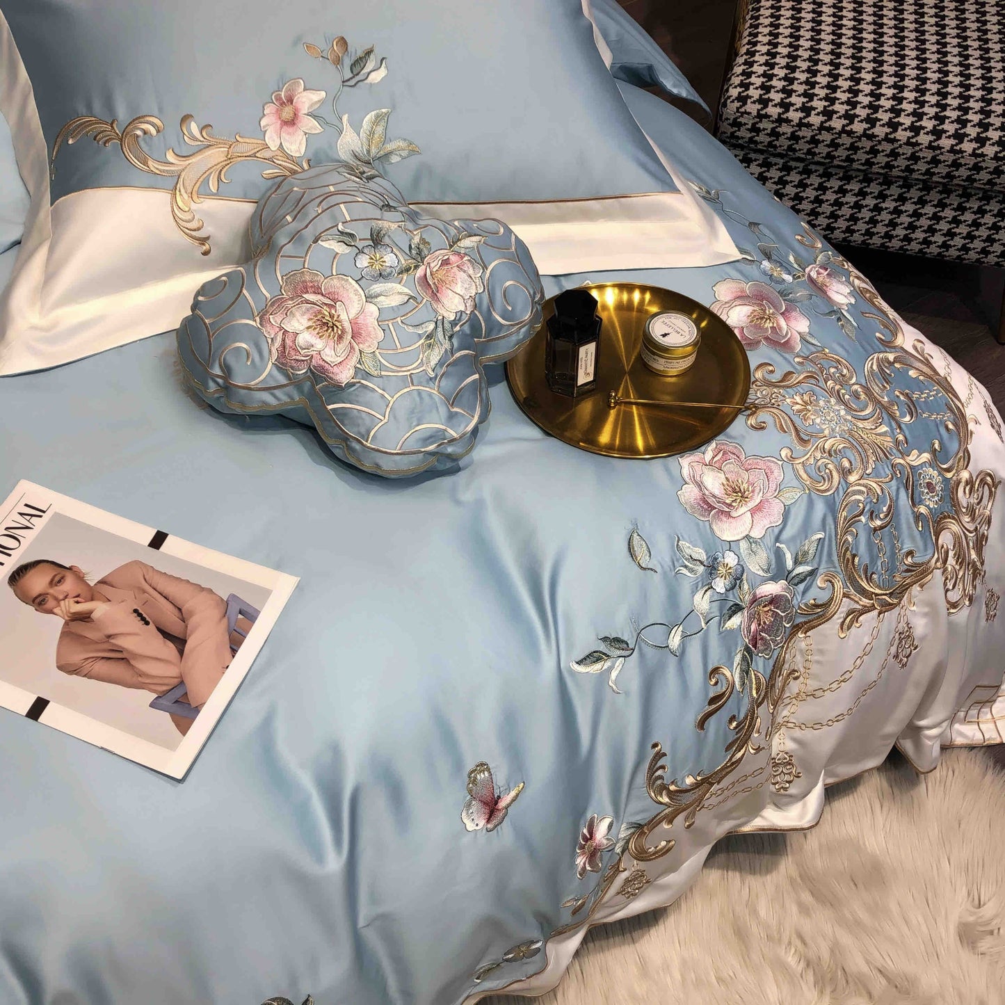 Lenjerie de Pat Premium Satin Deluxe cu Broderie Eleganta, din Bumbac 100%, 4 Piese, Blue Royal-C11299