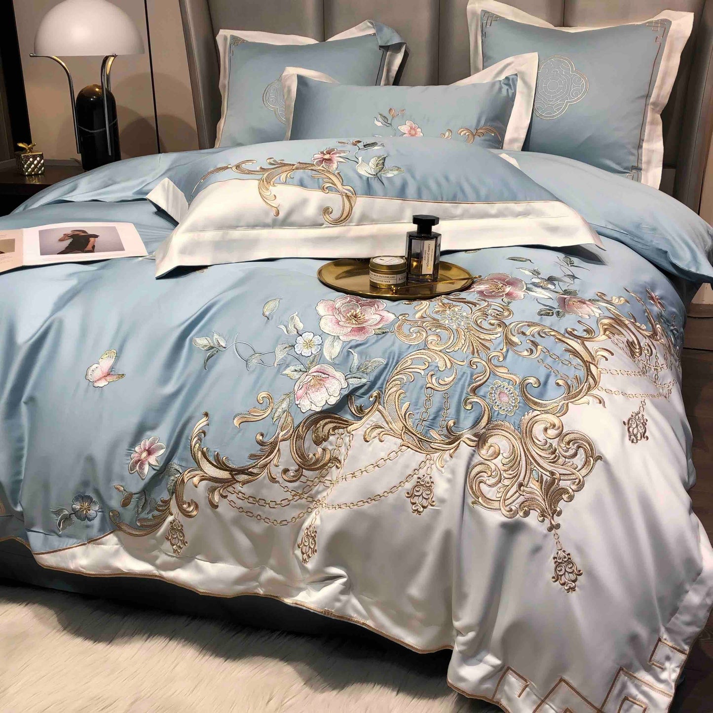 Lenjerie de Pat Premium Satin Deluxe cu Broderie Eleganta, din Bumbac 100%, 4 Piese, Blue Royal-C11299