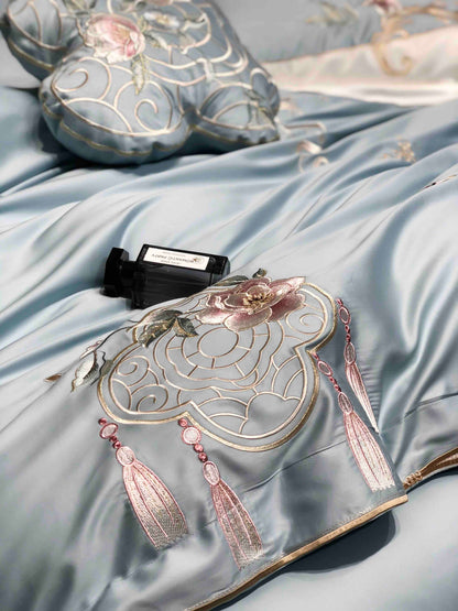 Lenjerie de Pat Premium Satin Deluxe cu Broderie Eleganta, din Bumbac 100%, 4 Piese, Blue Royal-C11299