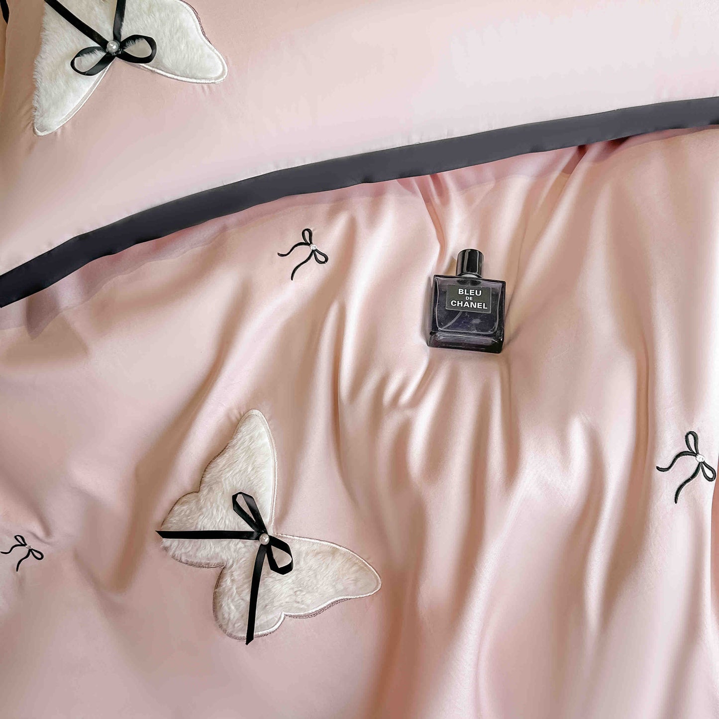 Lenjerie de Pat Premium Satin Deluxe cu Broderie Eleganta, din Bumbac 100%, 4 Piese, Fundite-C11293