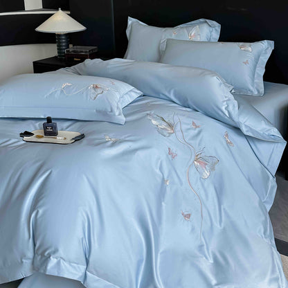 Lenjerie de Pat Premium Satin Deluxe cu Broderie Eleganta, din Bumbac 100%, 4 Piese, Bleu/Fluturasi-C11533