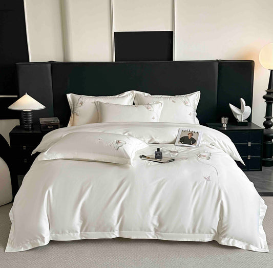 Lenjerie de Pat Premium Satin Deluxe cu Broderie Eleganta, din Bumbac 100%, 4 Piese, Fluturasi-C11532